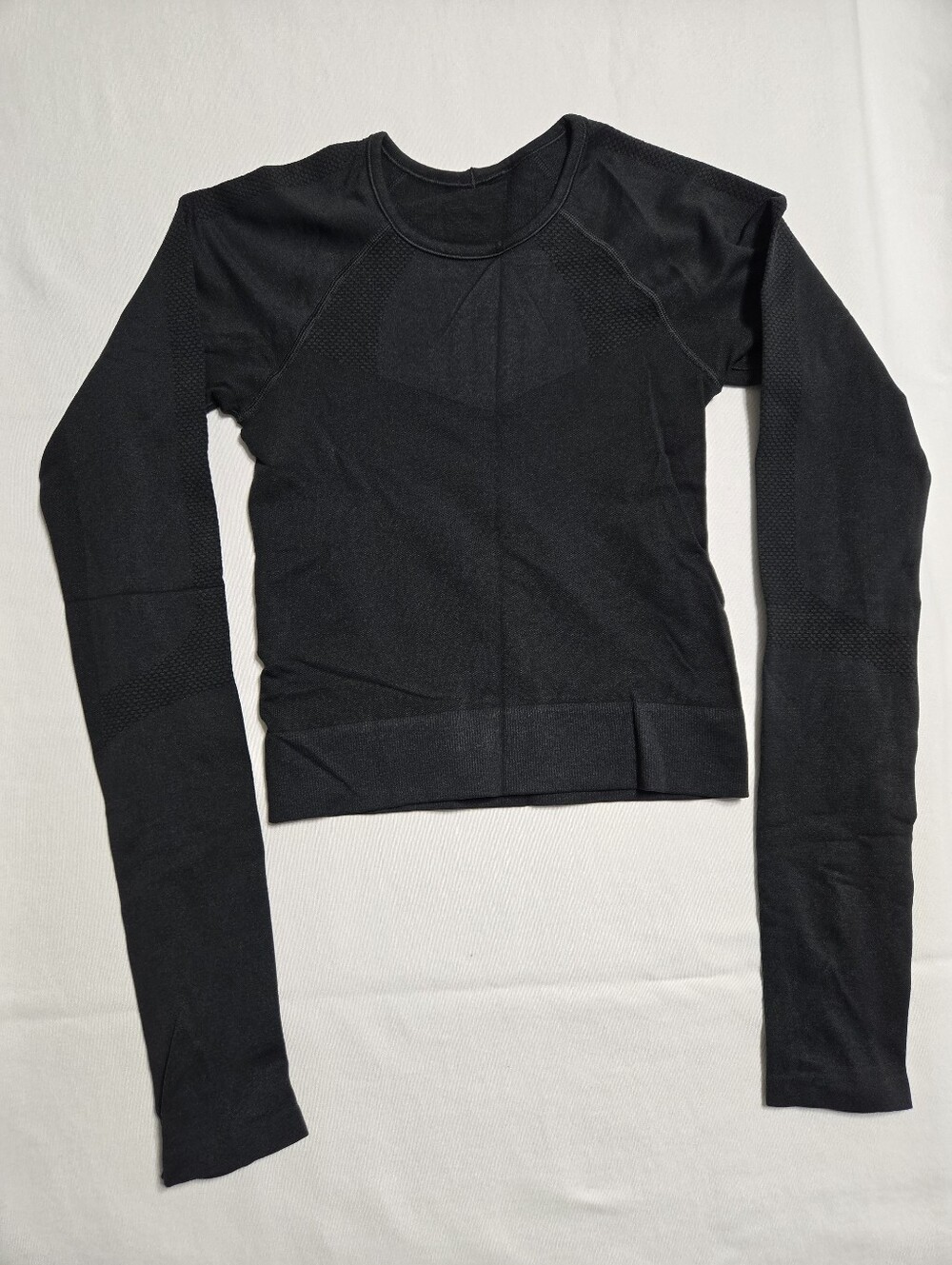Lululemon Women's For The Chill Of It 1st Release Black Tight Fit Cropped sz 2